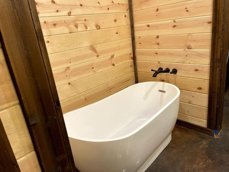 The Secluded Reset Button Cabin Broken Bow Exterior photo